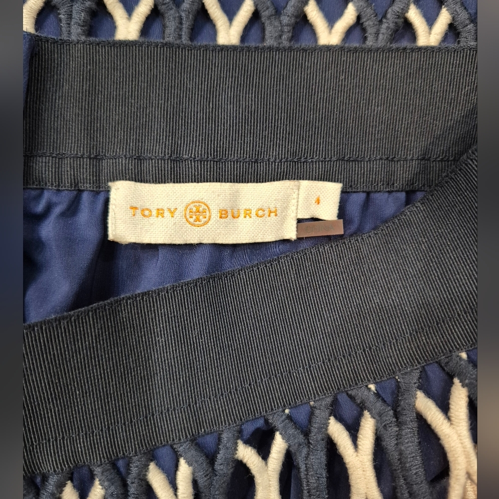 TORY BURCH Skirt Size 4, Elegant Navy and White Patterned Skirt - Picture 7 of 7